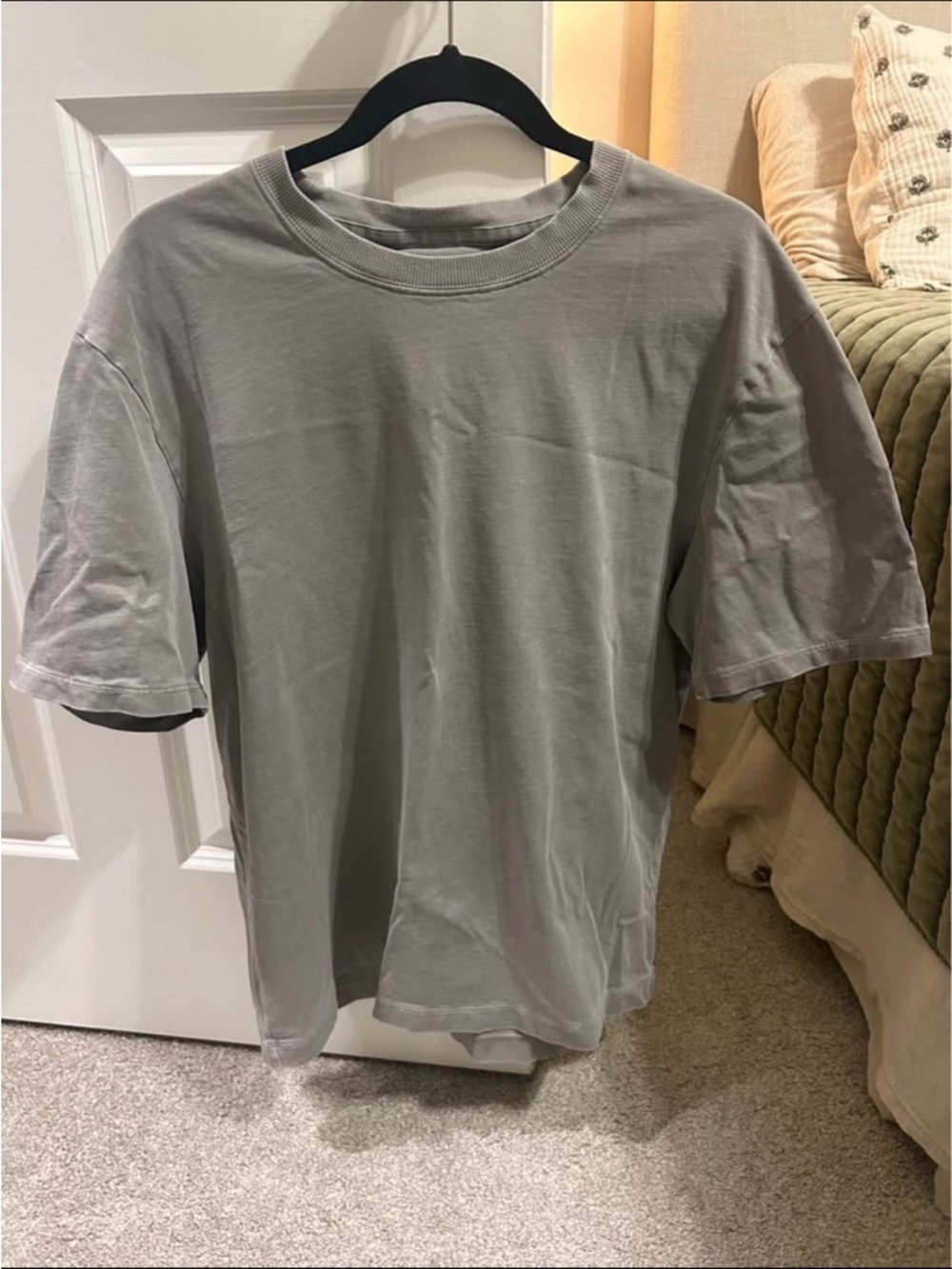 lululemon athletica Men's Crewneck T-Shirt in Gray